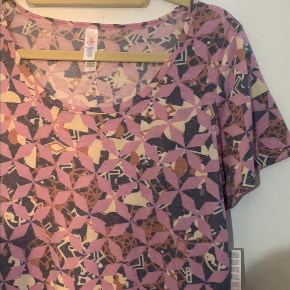 Lularoe Small classic Tee